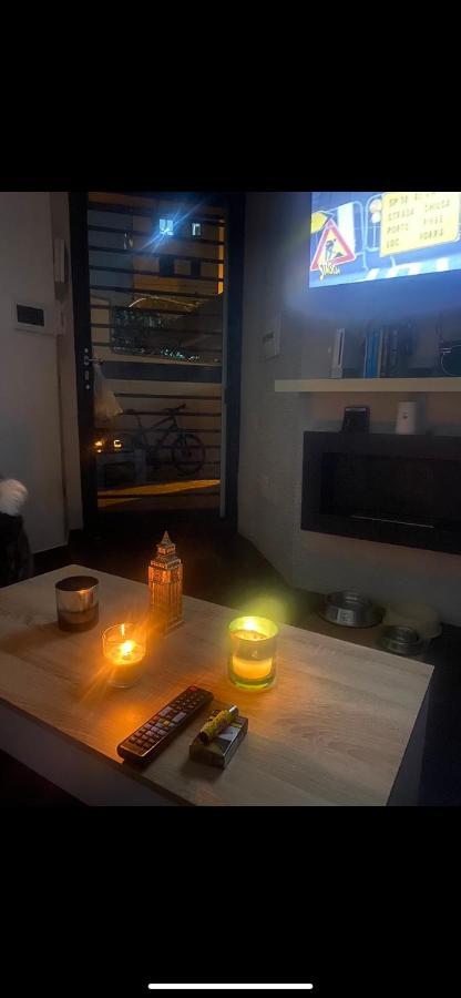 Napoli Centro Casa Con Due Camere E Cucina 外观 照片