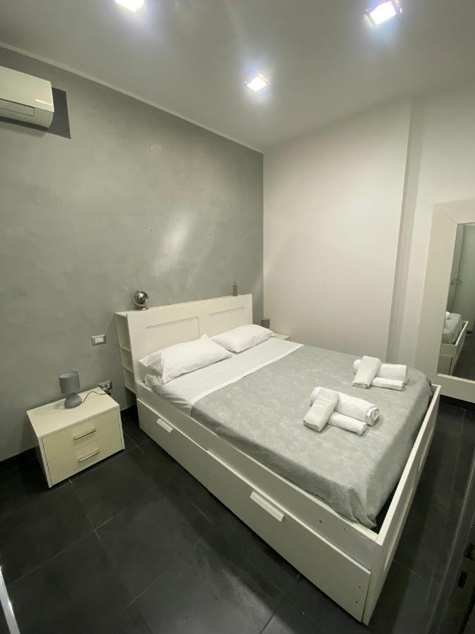 Napoli Centro Casa Con Due Camere E Cucina 外观 照片
