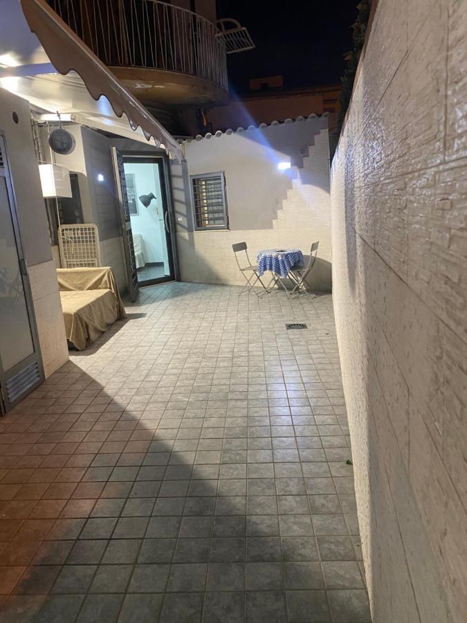 Napoli Centro Casa Con Due Camere E Cucina 外观 照片